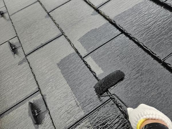 柏市　外壁屋根塗装工事のシャイン　牛久市　セキスイハイム　屋根塗装　中塗り