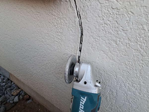 柏市シャイン　柏市外壁塗装　モルタル外壁　セラコートアクア　シーリング　コーキング 大工工事　Uカット