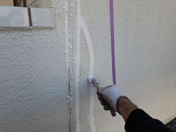 柏市シャイン　柏市外壁塗装　モルタル外壁　セラコートアクア　シーリング　コーキング 大工工事　Uカット