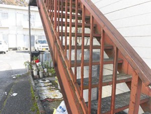 富里市K様アパート 階段塗装