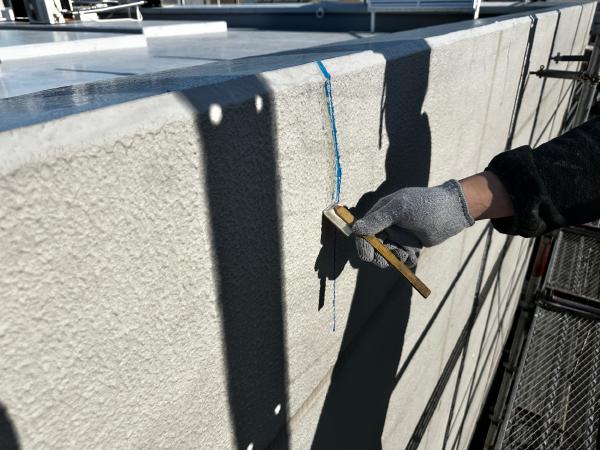白井市　サニーカラー　大規模修繕工事　屋上防水　外壁塗装　パラペット部外壁補修　補修剤充填
