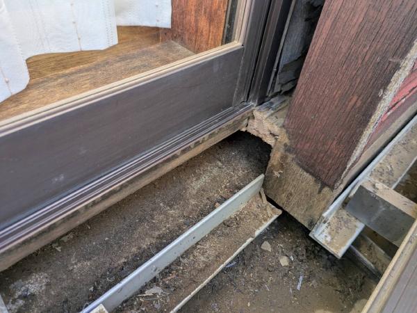 柏市シャイン　柏市外壁塗装　モルタル外壁　セラコートアクア　シーリング　コーキング 大工工事　Uカット