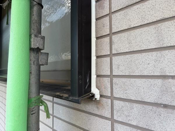柏市 外壁屋根塗装工事のシャイン　アパートの外壁塗装と屋根カバー工事　シーリング