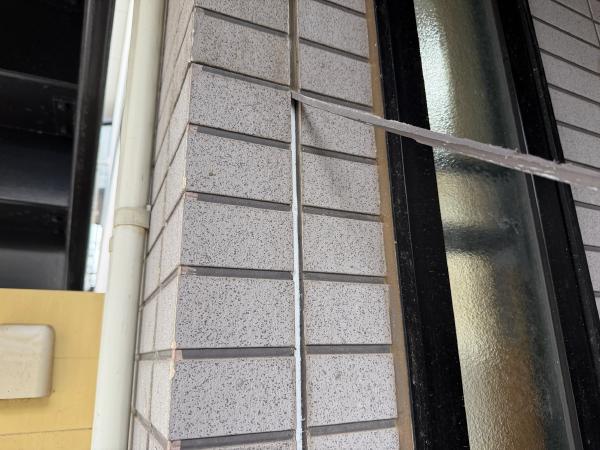 柏市 外壁屋根塗装工事のシャイン　アパートの外壁塗装と屋根カバー工事　シーリング