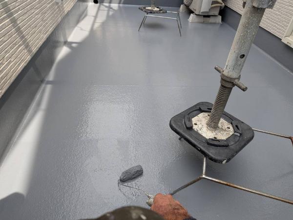 柏市　外壁屋根塗装工事のシャイン　日本ペイントの高耐久塗料ダイヤモンドコートと無機塗料のグランセラベスト　ベランダ防水