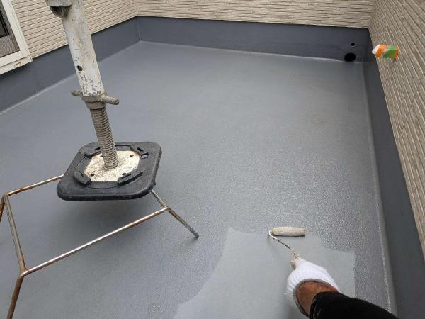 柏市　外壁屋根塗装工事のシャイン　日本ペイントの高耐久塗料ダイヤモンドコートと無機塗料のグランセラベスト　ベランダ防水