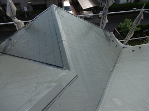 屋根塗装完工写真　ボローニャグリーン