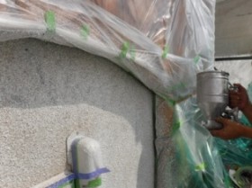 松戸市殿平賀N様 外壁塗装工程　クラック補修＋模様吹き＋3回塗り