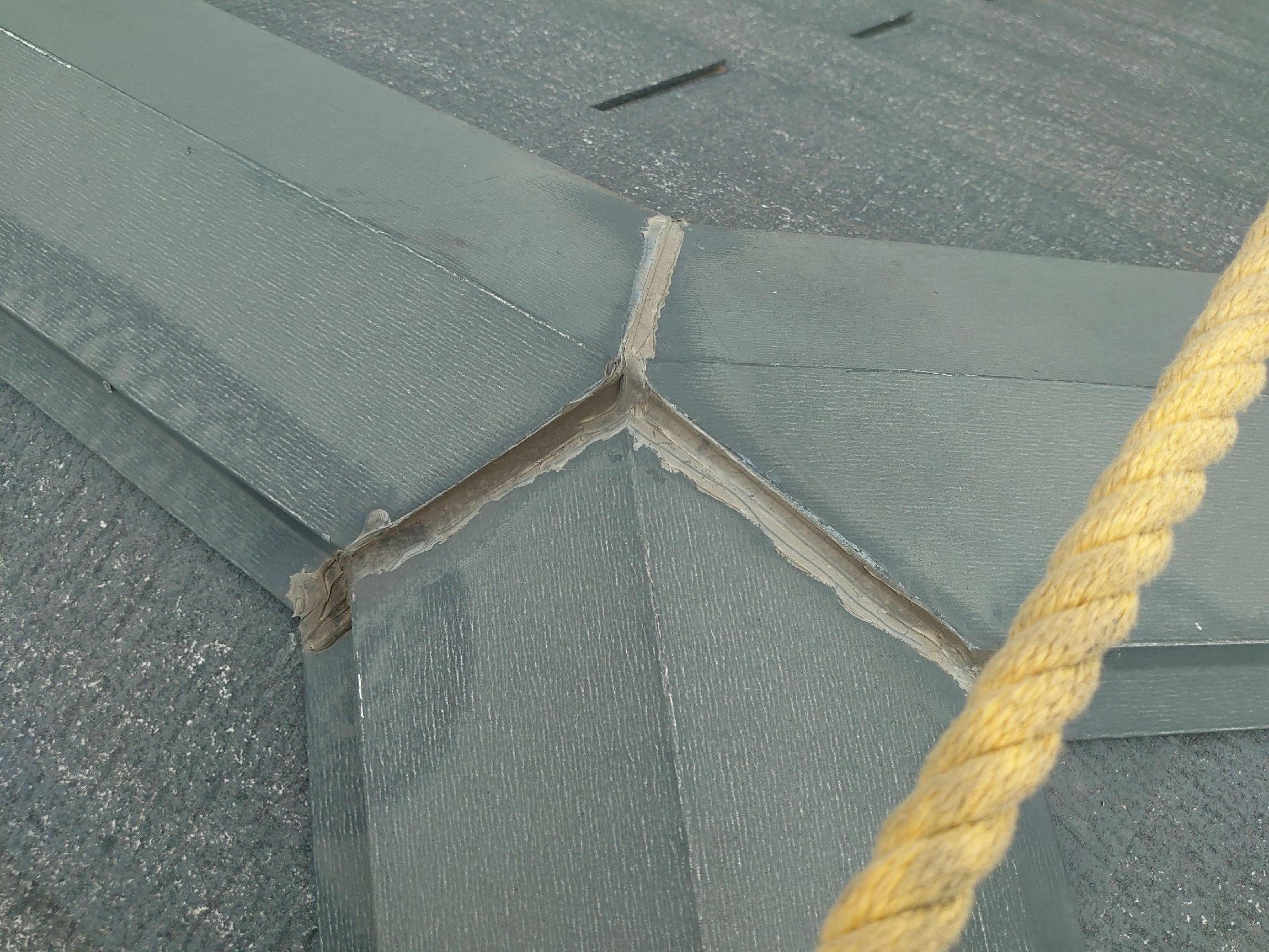 柏市屋根外壁塗装シャイン　屋根板金シーリング補修