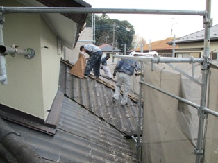 茨城県守谷市　屋根葺き替え　セキスイU瓦　解体