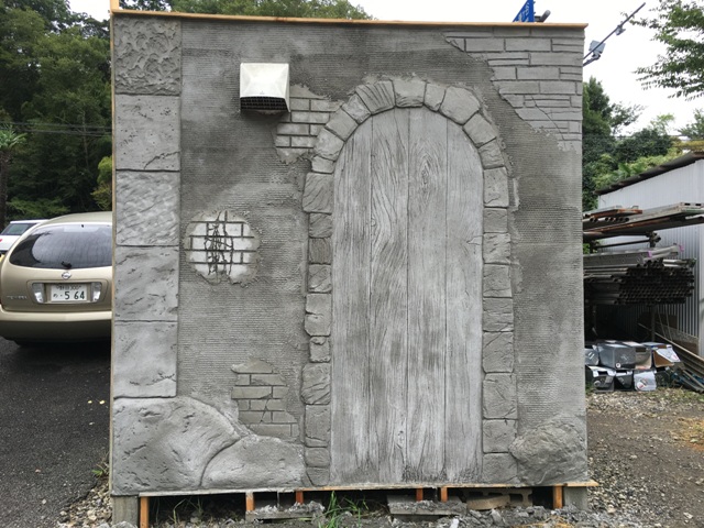 千葉県柏市　モルタル造形　木製ドア