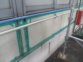 千葉県習志野市　外壁（ALC）雨漏りを防水シーリング工事と看板塗装（社名入れ替え）