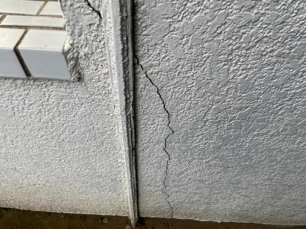 柏市シャイン　柏市外壁塗装　モルタル外壁　セラコートアクア　シーリング　コーキング 大工工事　Uカット