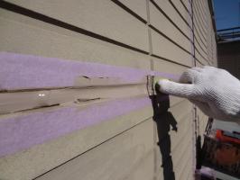 千葉県柏市O様邸の外壁塗装と屋根塗装工程：コーキングの打ち替え