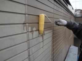 千葉県柏市O様邸の外壁塗装と屋根塗装工程：下塗り
