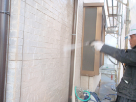 茨城県取手市H様邸の外壁塗装と屋根塗装工程：高圧洗浄