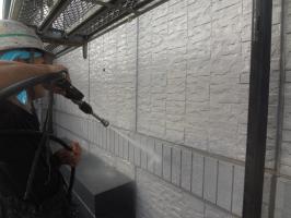 千葉県我孫子市H様邸の外壁塗装と屋根塗装工程：高圧洗浄