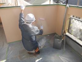 千葉県船橋市U様邸の外壁塗装と屋根塗装工程：上塗り（ダイヤモンドコートGL水性プレーン）