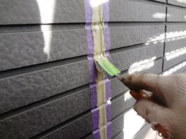 茨城県龍ヶ崎市Ｋ様邸の外壁塗装と屋根塗装工程：地のコーキングの打ち替え(ならし)