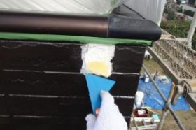 千葉県成田市M様邸の外壁塗装と屋根塗装工程：劣化箇所のパテ補修(パテ補修)