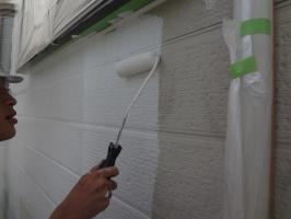 千葉県松戸市S様邸の外壁塗装と屋根塗装工程：下塗り(パーフェクトサーフ)