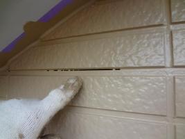 茨城県龍ヶ崎市Ｋ様邸の外壁塗装と屋根塗装工程：あいじゃくり部分の補修