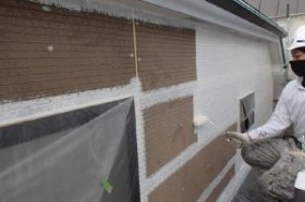 千葉県松戸市S様邸の外壁塗装と屋根塗装工程：下塗り(パーフェクトサーフ)