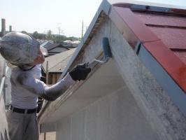 茨城県取手市T様邸の外壁塗装と屋根塗装工程：下塗り（浸透シーラー）
