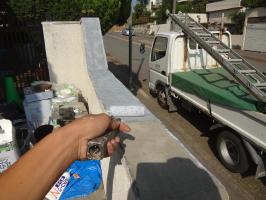 千葉県我孫子市H様邸の外壁塗装と屋根塗装工程：下塗り（浸透性下地強化シーラー）