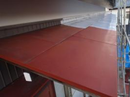 千葉県松戸市A様邸の外壁塗装と屋根塗装工程：下塗り（ハイポンファインプライマーⅡ）