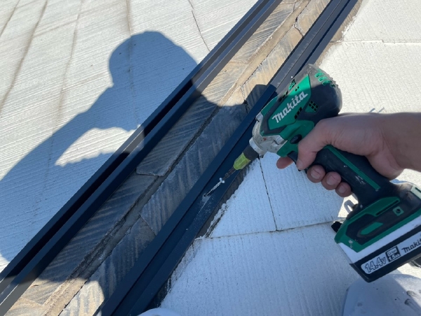 柏市外壁屋根塗装工事のシャイン施工事例棟板金補修ガルベース