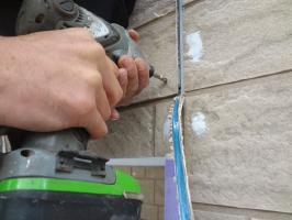 千葉県柏市M様邸の外壁塗装と屋根塗装工程：パネルの反りの直し