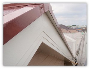 柏市の外壁塗装と屋根塗装の破風板の施工後写真