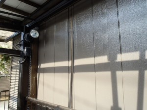 松戸市の外壁塗装と屋根塗装の雨戸の施工後写真