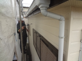 千葉県我孫子市I様邸の外壁塗装と屋根塗装工程：高圧洗浄