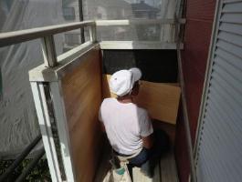 千葉県印西市H様邸の外壁塗装と屋根塗装工程：勝手口廻り