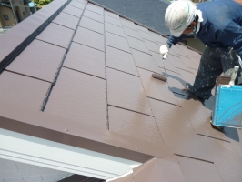 茨城県守谷市I様邸の外壁塗装と屋根塗装工程：上塗り（2回目）サーモアイSi