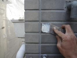 千葉県柏市N様邸の外壁塗装と屋根塗装工程：パテ補修