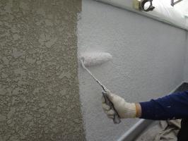 千葉県柏市N様邸の外壁塗装と屋根塗装工程：外壁（下塗り）