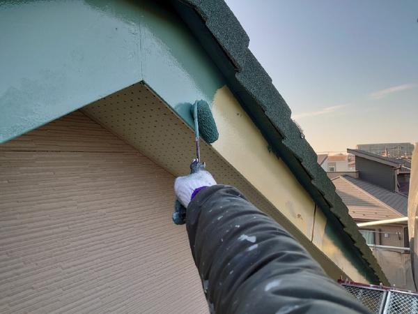 柏市外壁屋根塗装工事のシャイン施工事例付帯塗装破風板