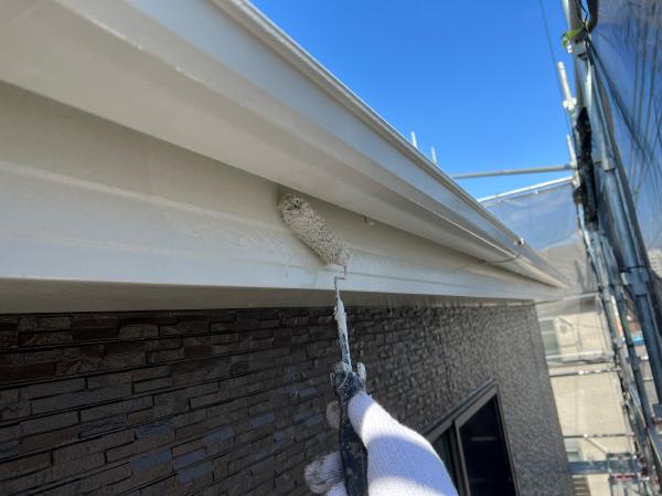 柏市外壁屋根塗装工事のシャイン付帯塗装破風板鼻隠し