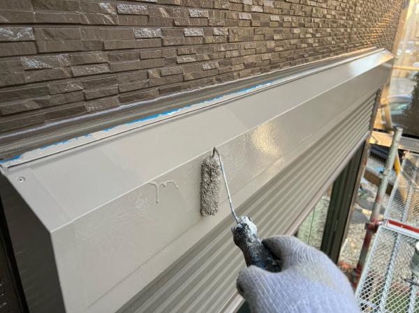 柏市外壁屋根塗装工事のシャイン付帯塗装シャッターボックス