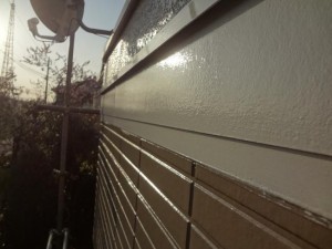 柏市の外壁塗装と屋根塗装の幕板の施工後写真