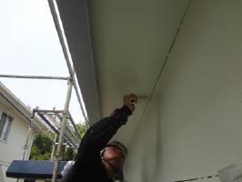 茨城県取手市O様邸の外壁塗装と屋根塗装工程：上塗り2回目 （ケンエースGⅡ）