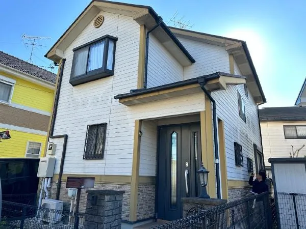 外壁塗装前の柏市N様邸の住宅外観