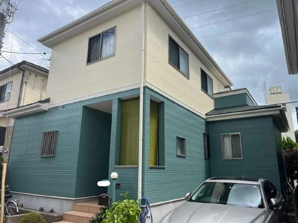 パーフェクトトップで外壁塗装(2色塗り)・スぺリアルNEOを屋根リフォーム(太陽光パネル脱着)｜柏市