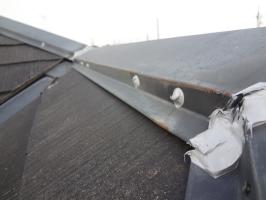 千葉県柏市N様邸の外壁塗装と屋根塗装工程：釘頭にもコーキング剤工事