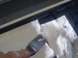 千葉県白井市I様邸の外壁塗装と屋根塗装工程：劣化箇所やビスのコーキング処理