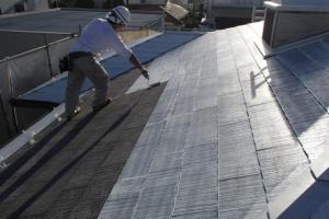 千葉県成田市M様邸の外壁塗装と屋根塗装工程：下塗り（サーモアイシーラー）