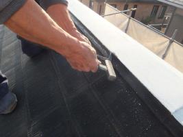 千葉県船橋市の屋根塗装工程の雪止めの板金部のチェック